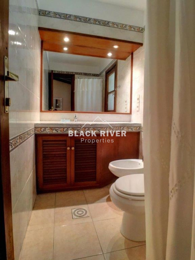 Casa ID.66187 - Venta casa 3 dormitorios en Suite con piscina y casa de huéspedes en terreno de 3500 mts