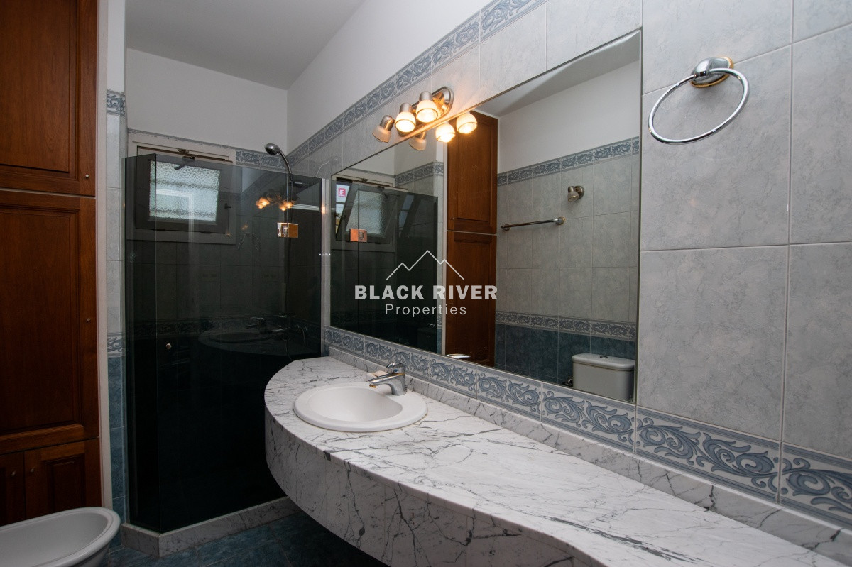 Casa ID.65945 - Casa en venta 3 dormitorios en la mansa cerca del mar. 