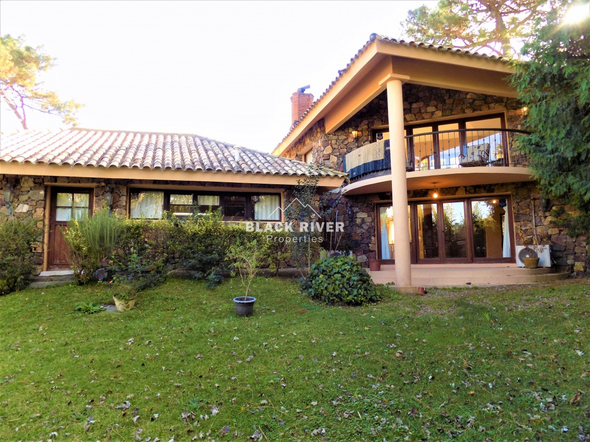 Casa ID.39 - OPORTUNIDAD Venta Casa de 4 Dormitorios con vista a 360 Grados, Punta del Este.