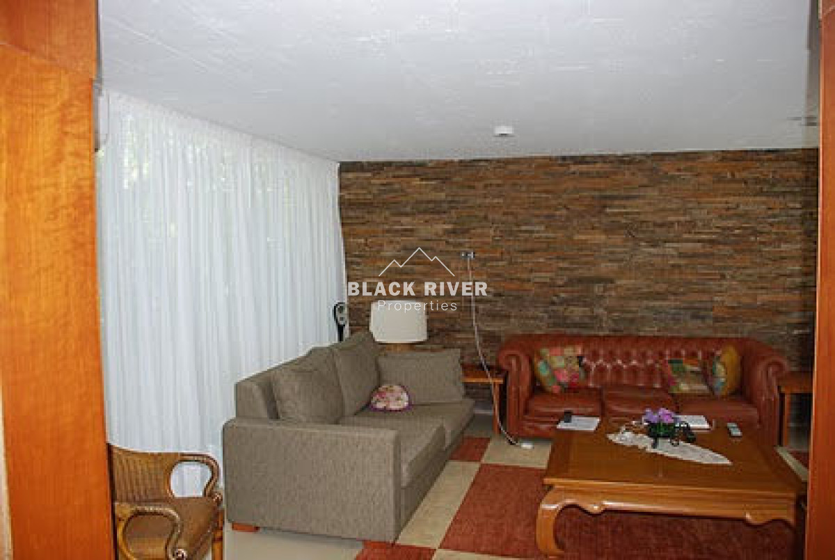 Casa ID.60837 - Casa en venta 3 dormitorios y dependencia en Lugano