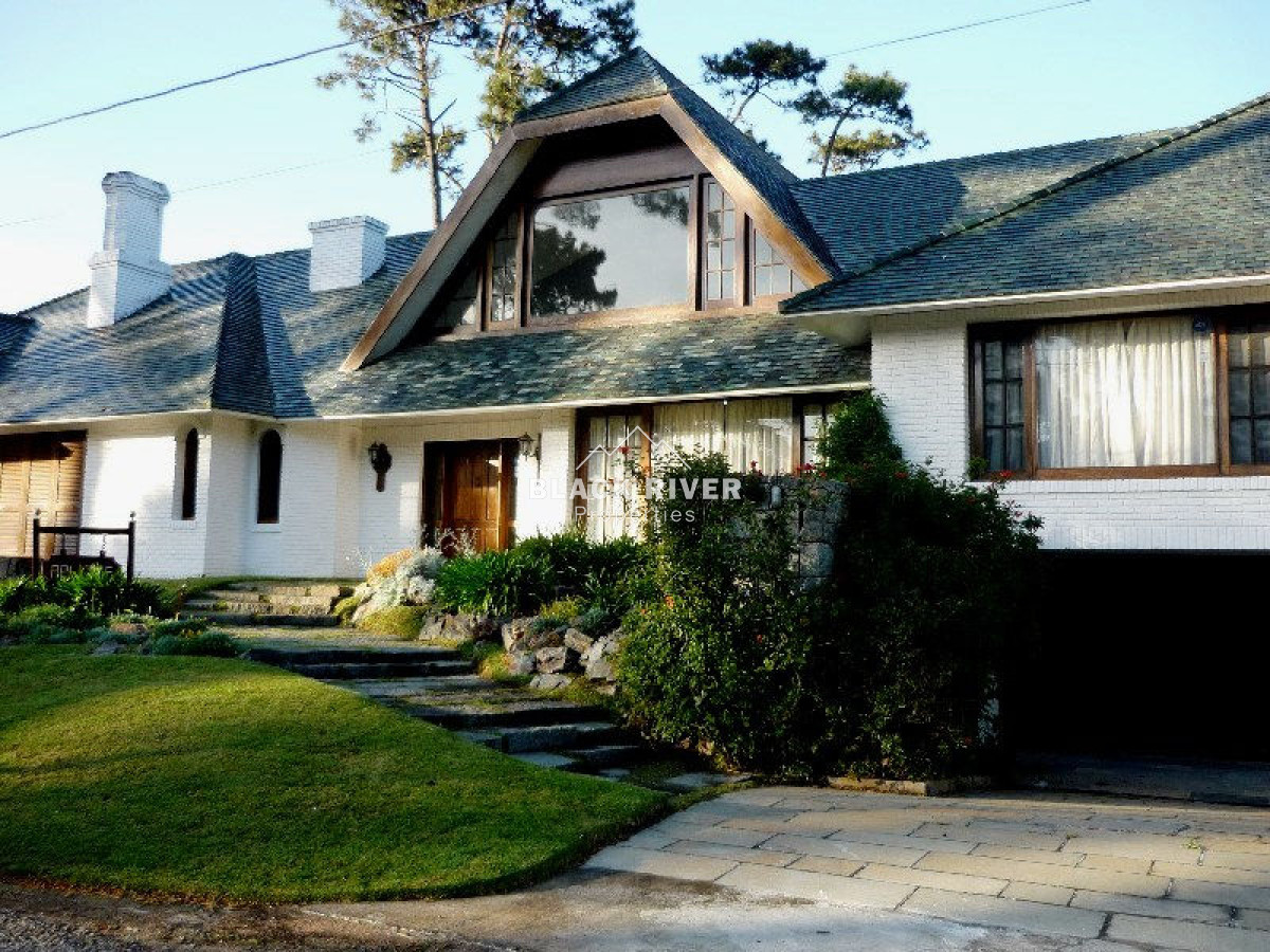 Casa ID.57928 - CASA EN VENTA EN PLAYA MANSA, PUNTA DEL ESTE 