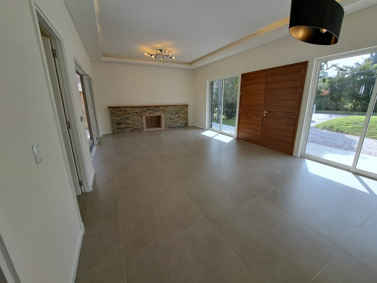 Casa ID.66431 - Casa Moderna en venta barrio Golf  Punta del Este