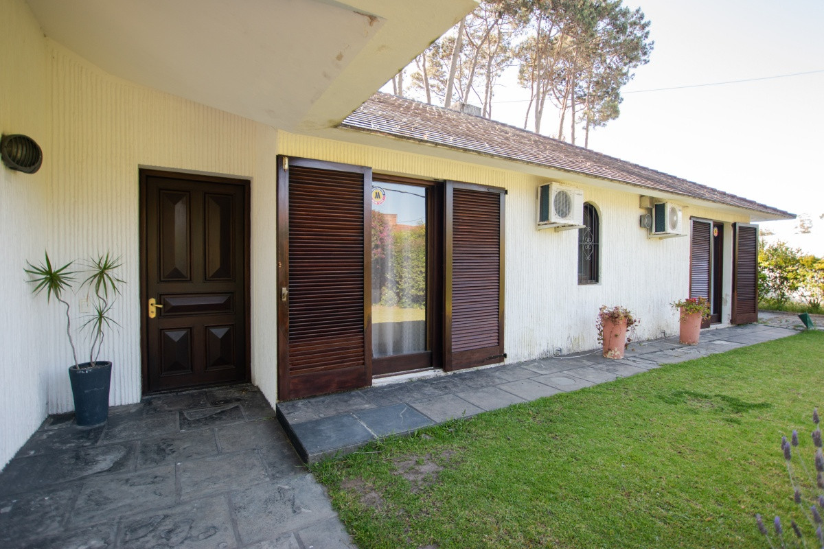 Casa ID.65721 - Venta casa de 3 dormitorios con piscina Punta del Este