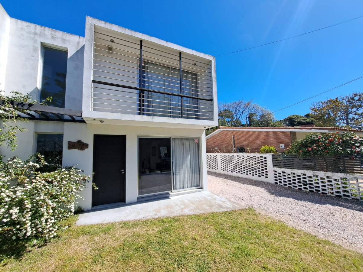 Casa ID.66402 - ALQUILER TEMPORAL DE CASA DE 3 DORMITORIOS Y 3 BAÑOS, PLAYA MANSA PUNTA DEL ESTE 