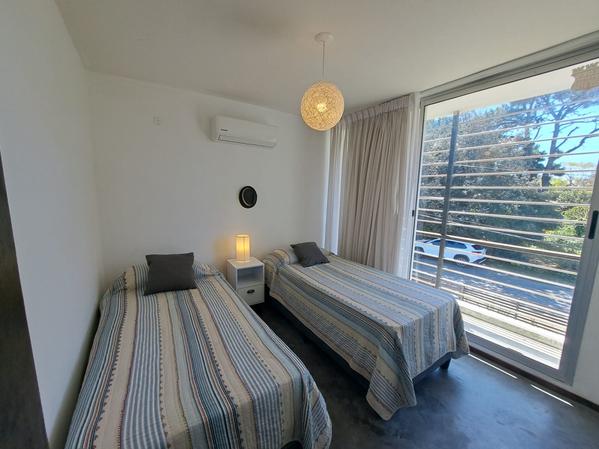 Casa ID.66402 - ALQUILER TEMPORAL DE CASA DE 3 DORMITORIOS Y 3 BAÑOS, PLAYA MANSA PUNTA DEL ESTE 