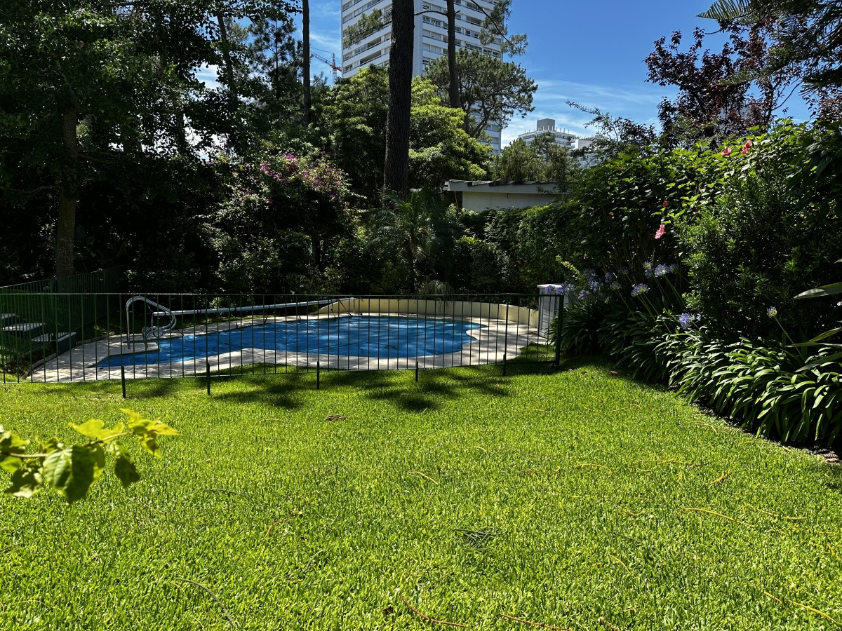 Casa ID.60093 - CASA EN VENTA CON PISCINA 
