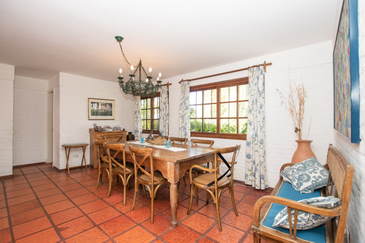 Casa ID.65359 - Venta Casa de 4 dormitorios en Aidy Grill, 200 mts del Mar playa brava Punta del Este