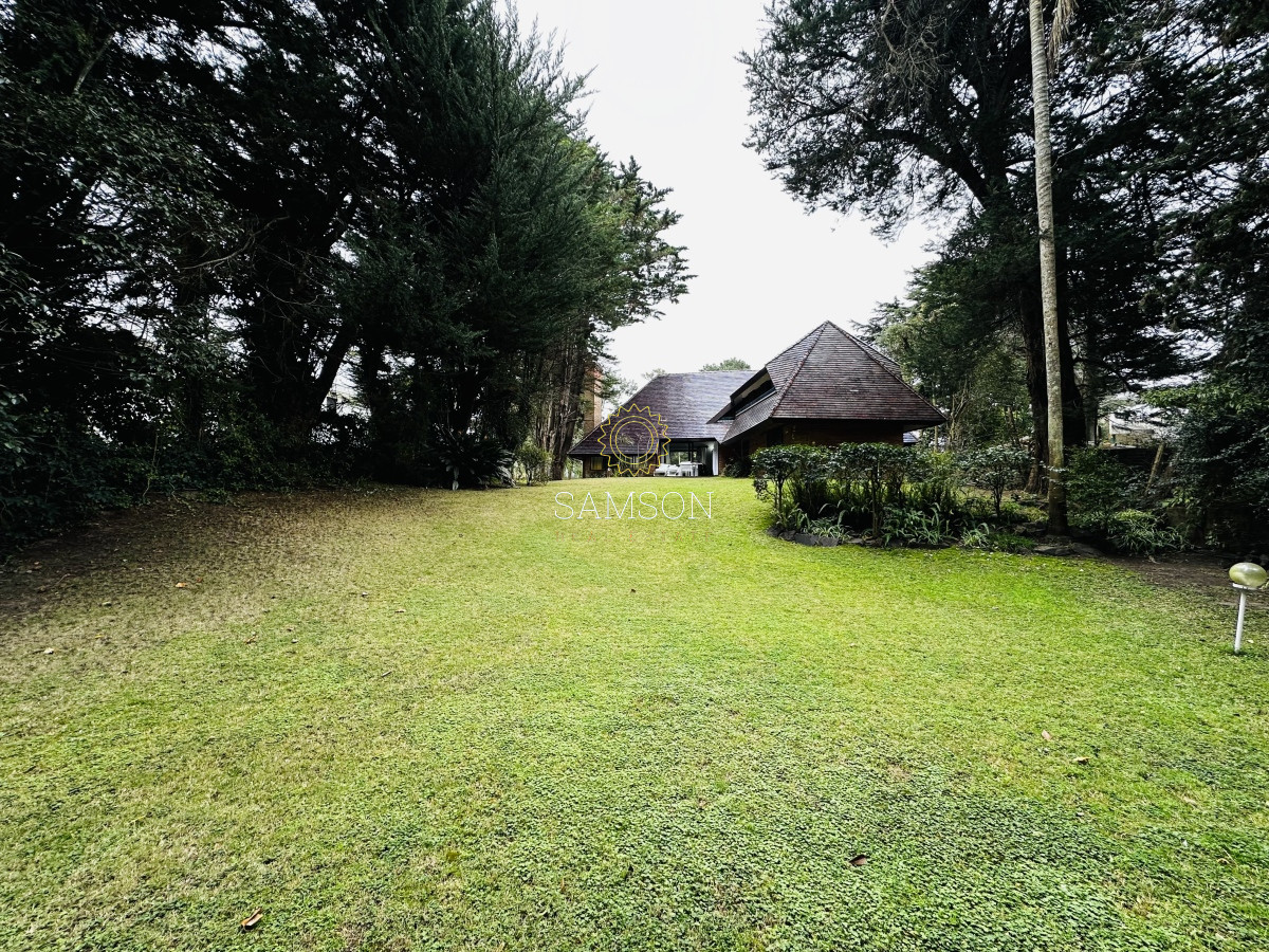 Casa ID.66957 - Casa en venta 4 dormitorios en  Lugano Punta del Este
