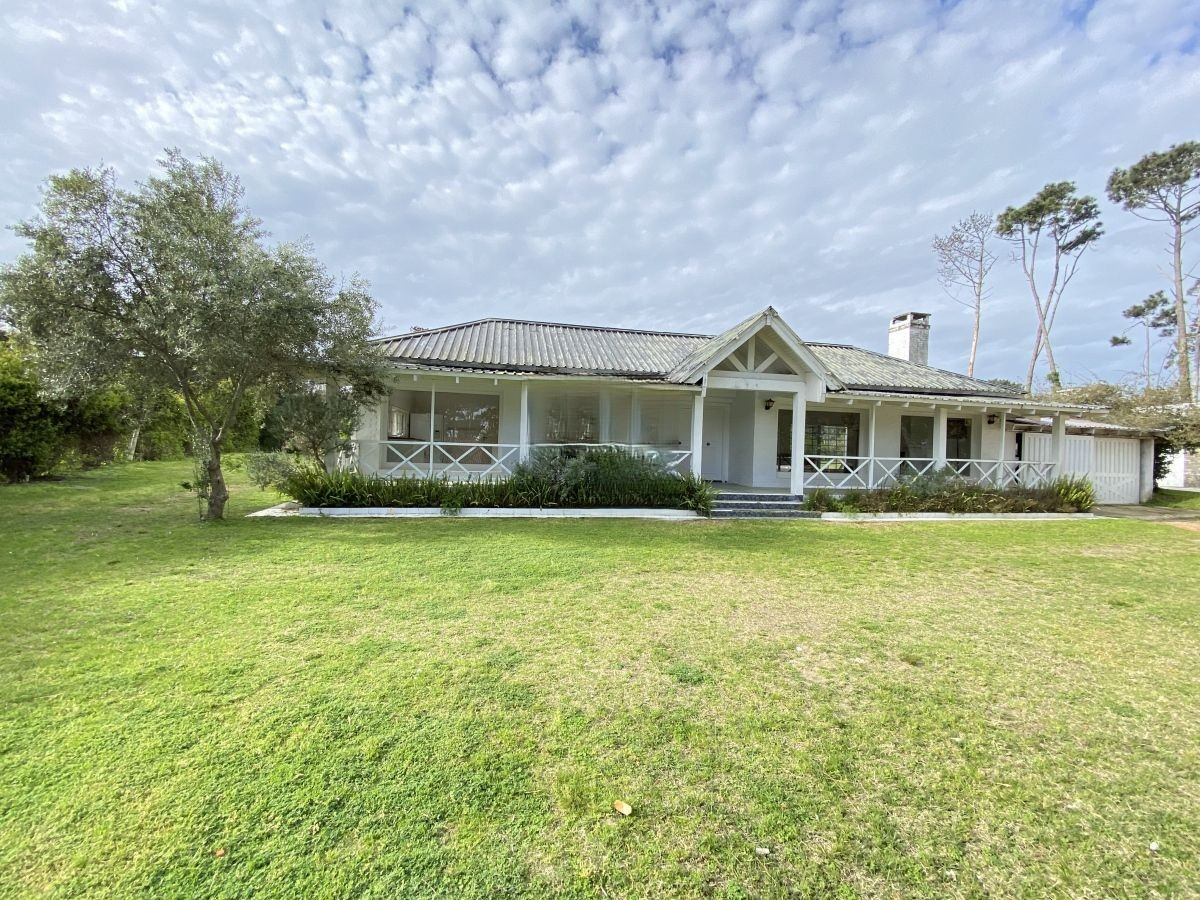 Casa ID.59575 - Casa en venta de 4 dormitorios  san rafael Punta del Este