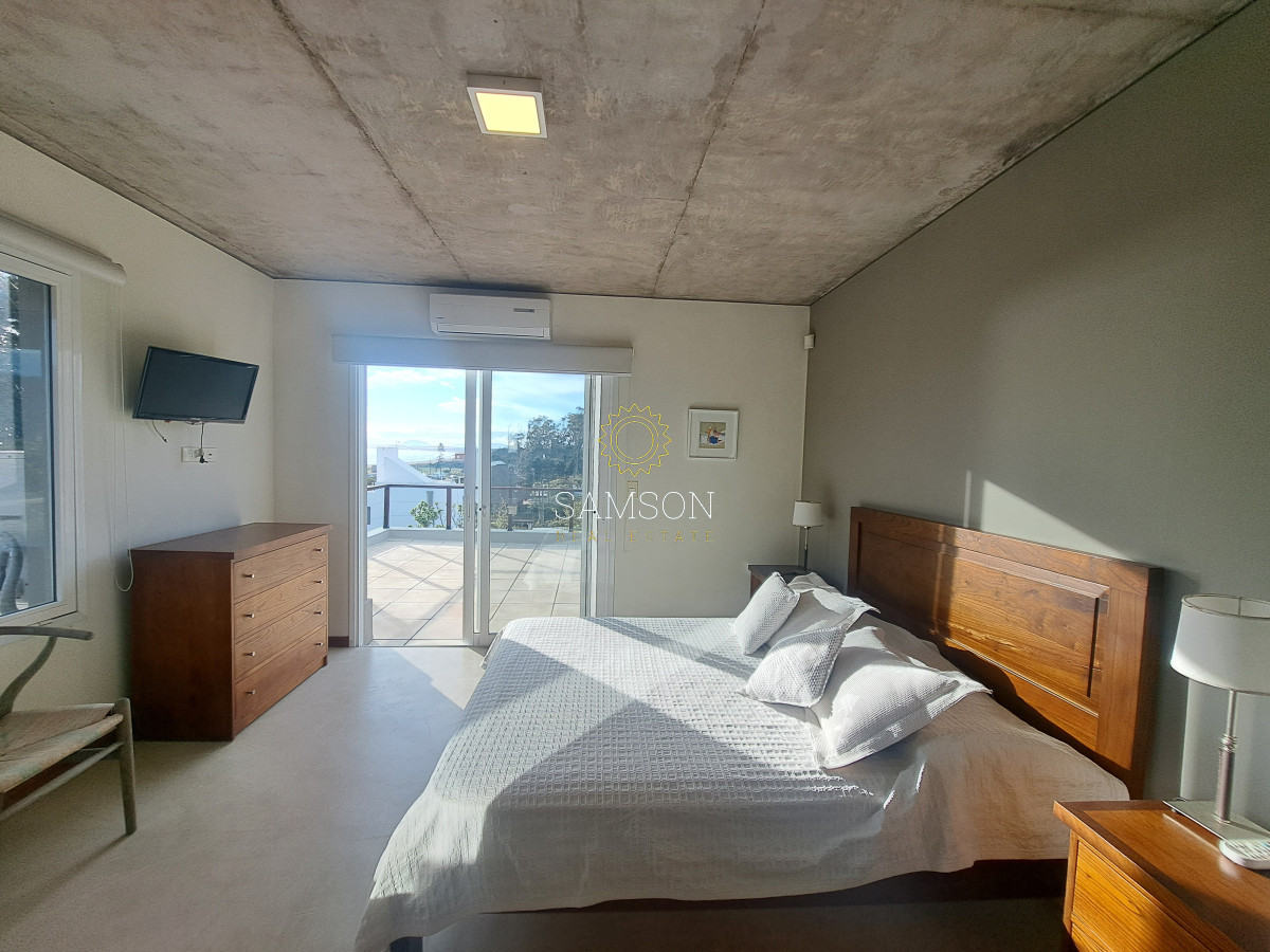 Casa ID.66989 - Casa Moderna en venta a pasos del mar en Playa Solanas Punta ballena uruguay