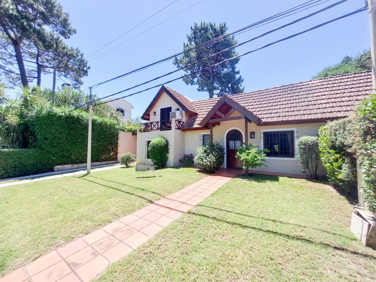 Casa ID.64670 - Venta Casa 2 Dormitorios Playa Mansa Punta del Este 