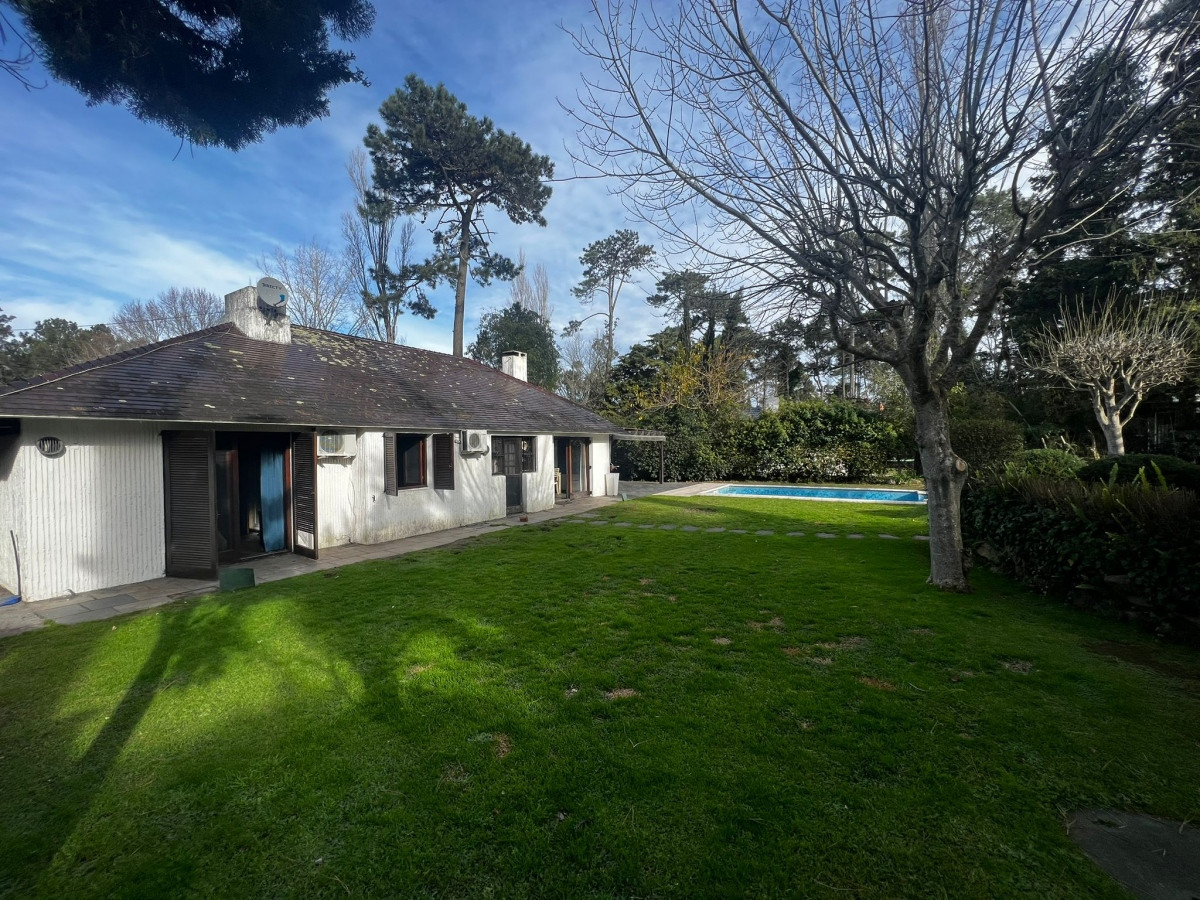 Casa ID.65721 - Venta casa de 3 dormitorios con piscina Punta del Este