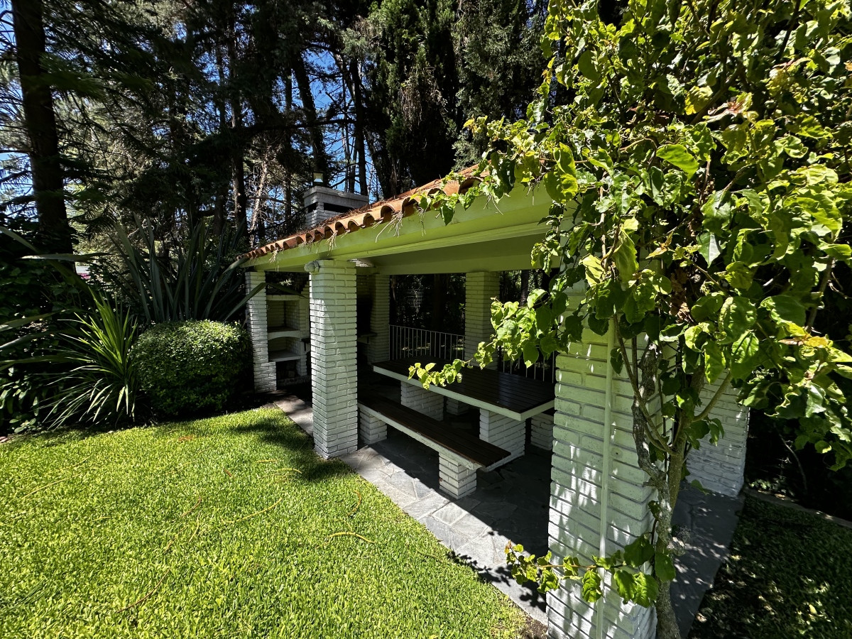 Casa ID.60093 - CASA EN VENTA CON PISCINA 