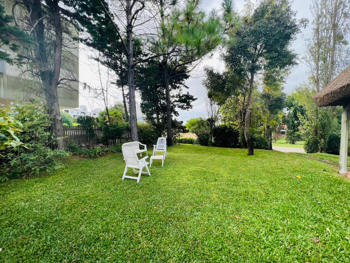 Casa ID.65359 - Venta Casa de 4 dormitorios en Aidy Grill, 200 mts del Mar playa brava Punta del Este