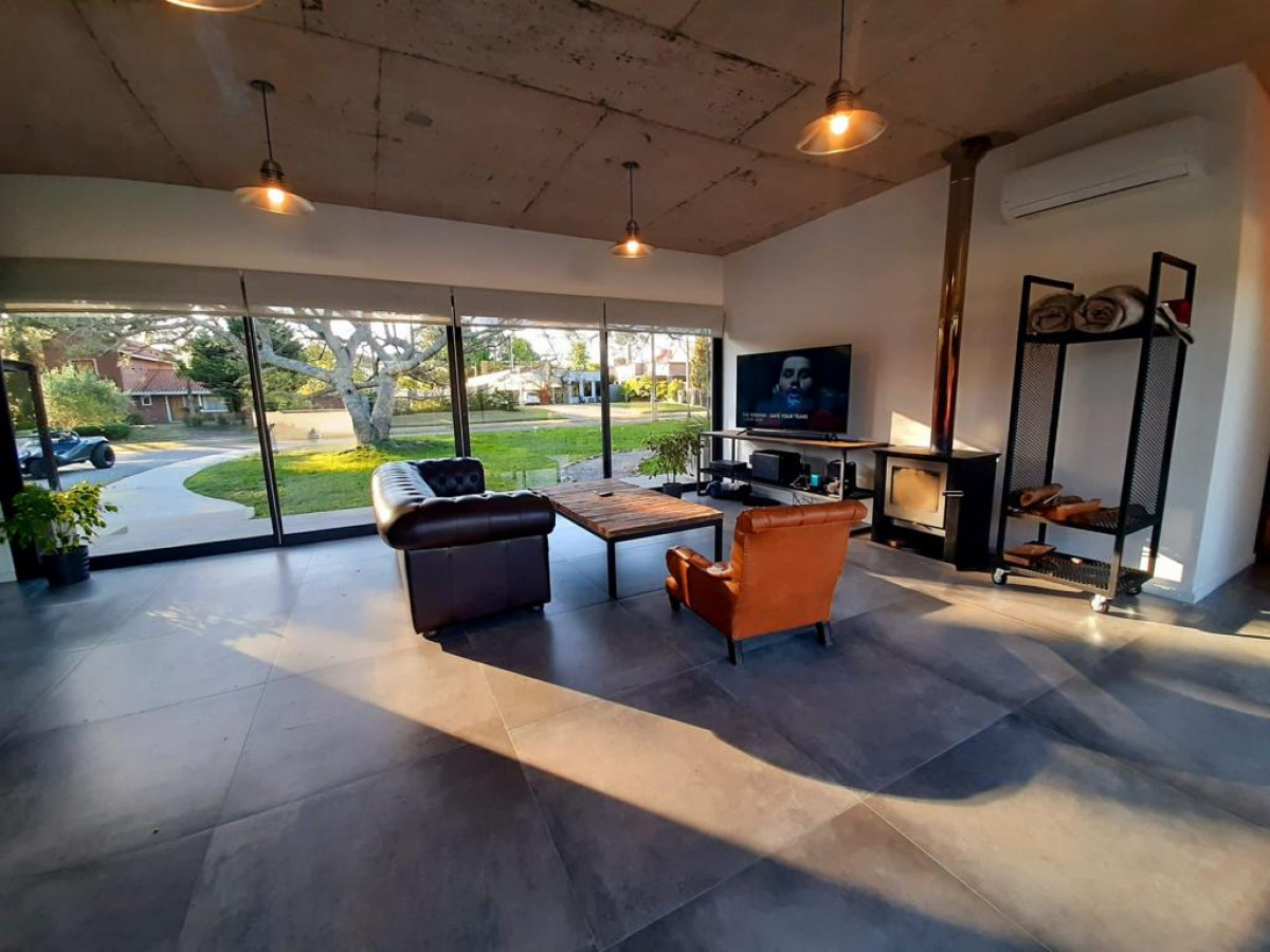 Casa ID.65960 - Venta casa 3 dormitorios en Beverly Hills con piscina climatizada. 