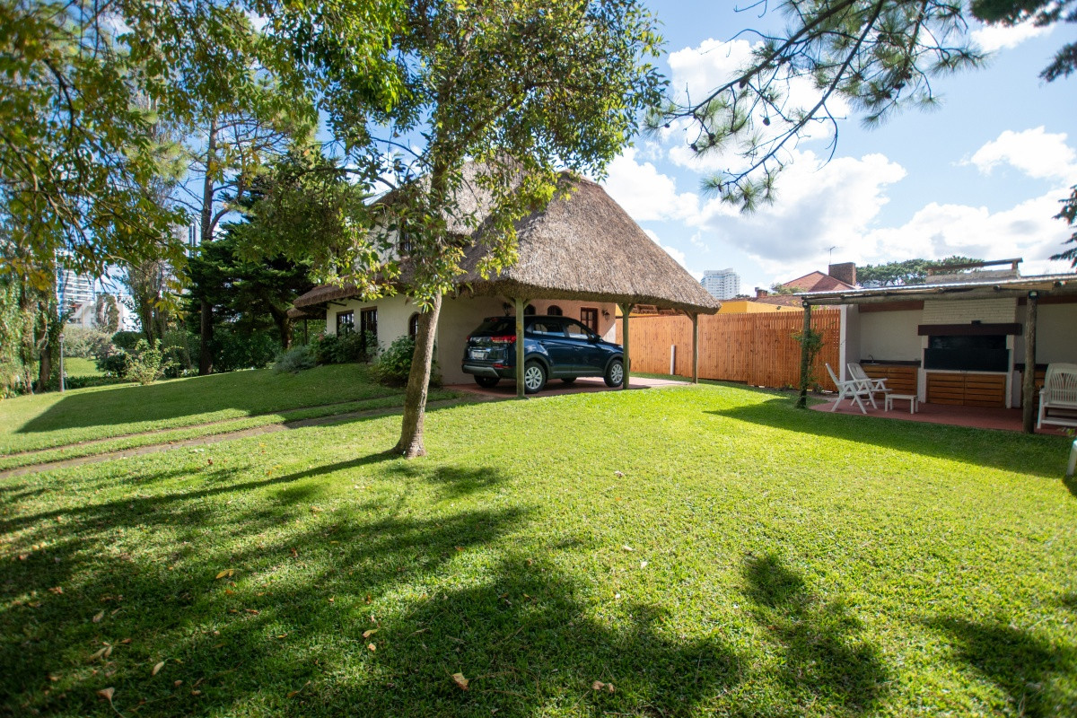 Casa ID.65359 - Venta Casa de 4 dormitorios en Aidy Grill, 200 mts del Mar playa brava Punta del Este