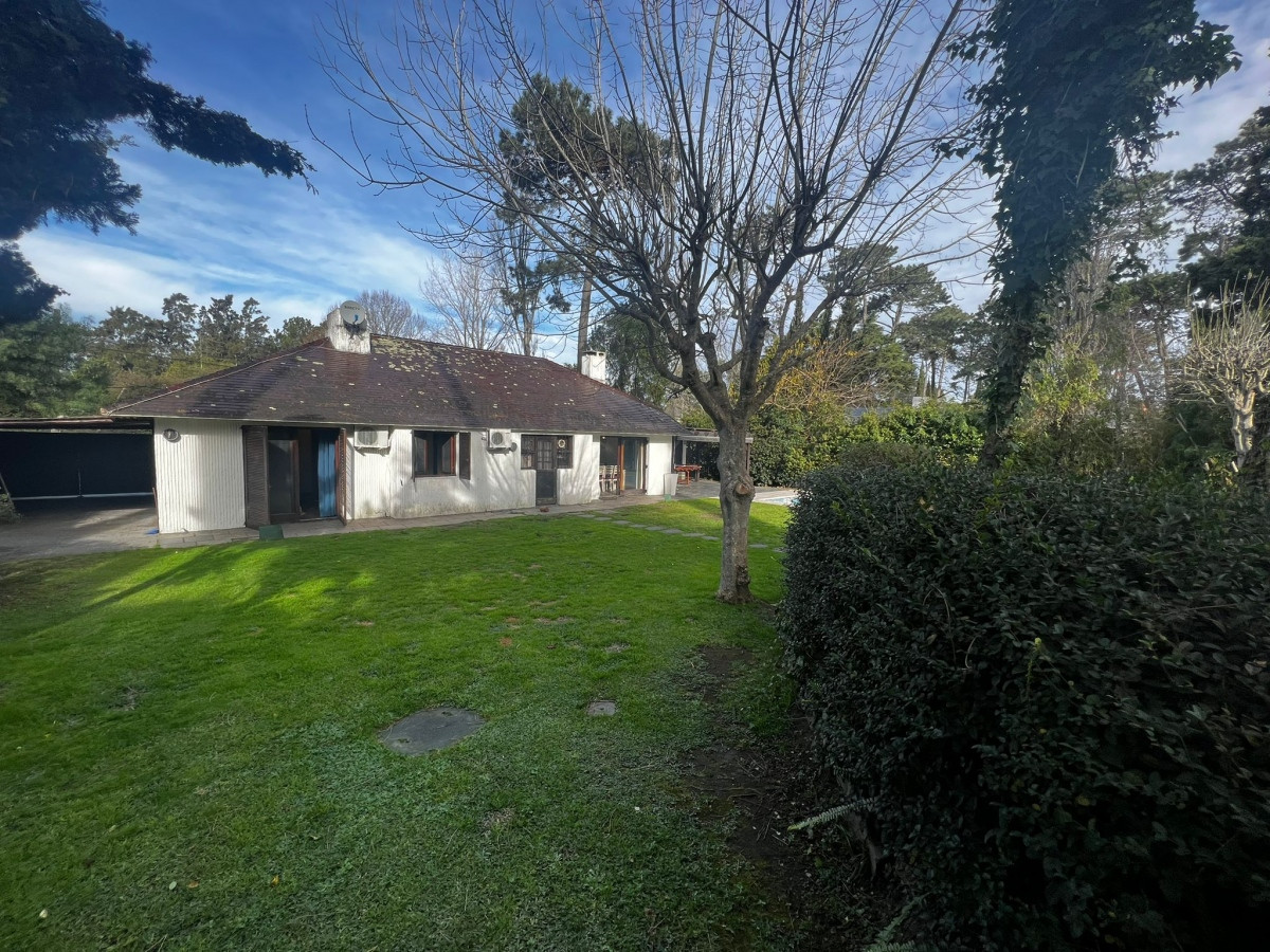 Casa ID.65721 - Venta casa de 3 dormitorios con piscina Punta del Este