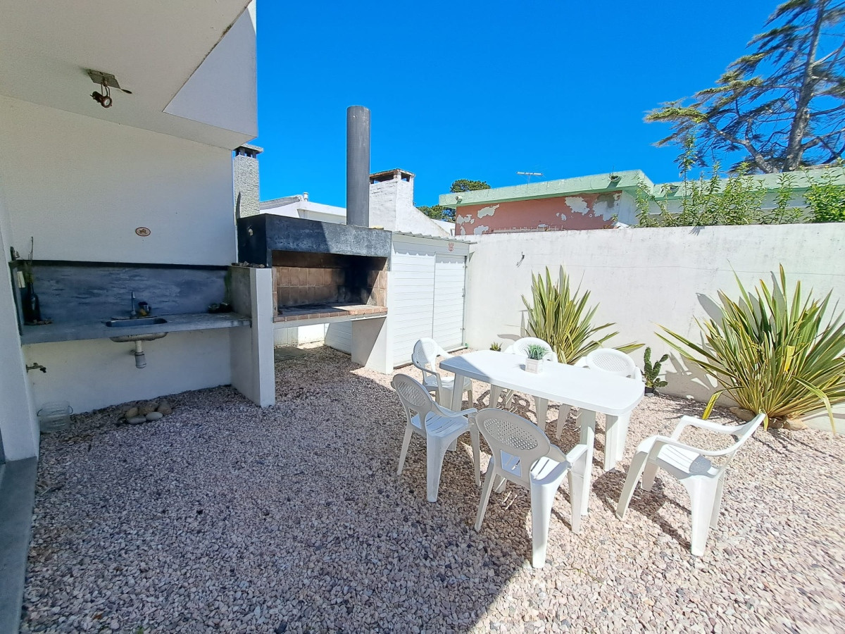 Casa ID.66402 - ALQUILER TEMPORAL DE CASA DE 3 DORMITORIOS Y 3 BAÑOS, PLAYA MANSA PUNTA DEL ESTE 