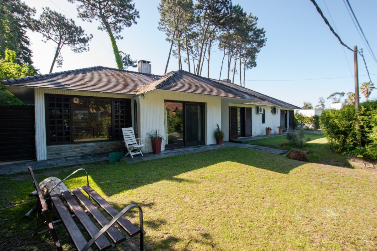 Casa ID.65721 - Venta casa de 3 dormitorios con piscina Punta del Este