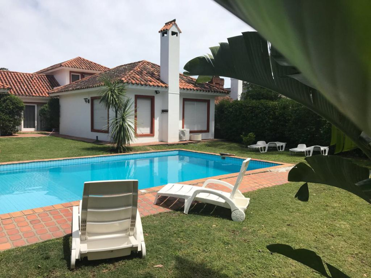 Casa ID.58082 - Casa en venta de 4 Dormitorios, proximo al mar, San Rafael, Punta del Este