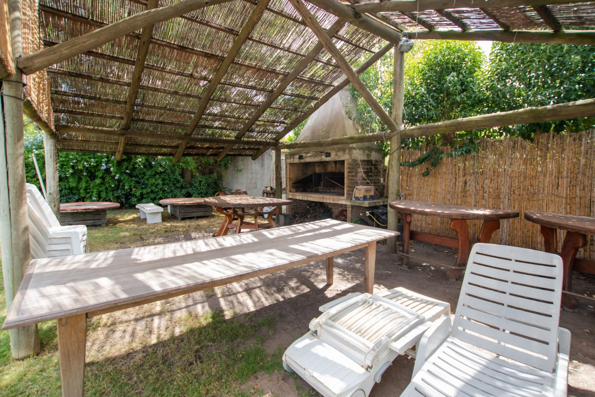 Casa ID.58872 - Venta casa de 5 dormitorio con piscina en Pinares. 