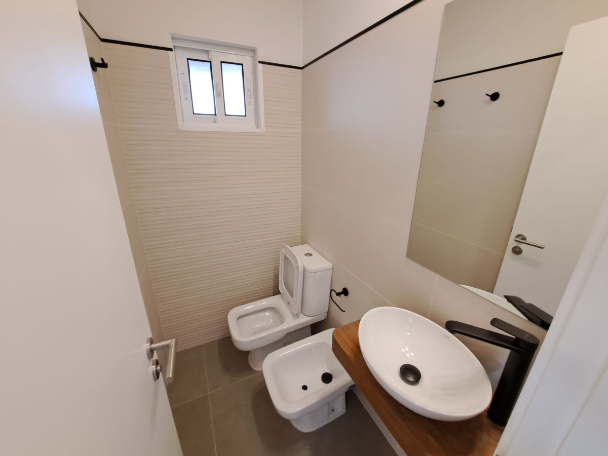 Casa ID.66431 - Casa Moderna en venta barrio Golf  Punta del Este
