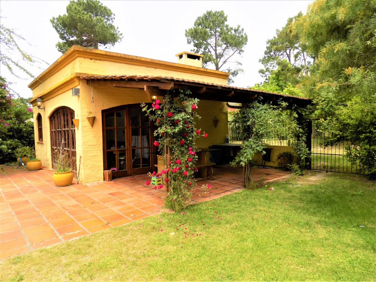 Casa ID.120 - Oportunidad en venta casa con piscina 