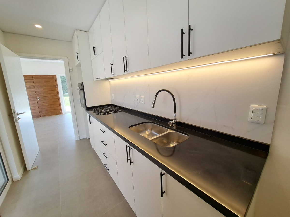 Casa ID.66431 - Casa Moderna en venta barrio Golf  Punta del Este