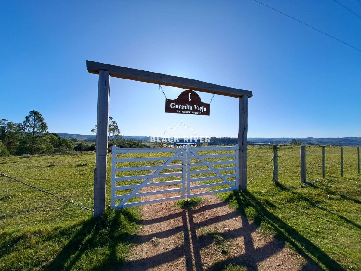 Chacra ID.66303 - Venta de Chacra en Pueblo Edén 3 dormitorios 2 baños. 