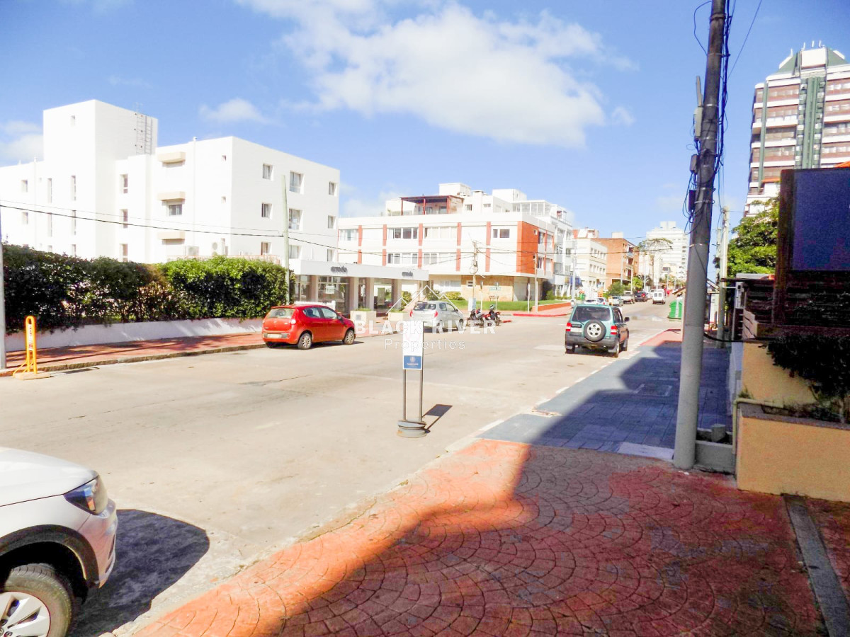 Local Comercial ID.64116 - Oportunidad Local en Venta ideal para negocio , Punta del Este