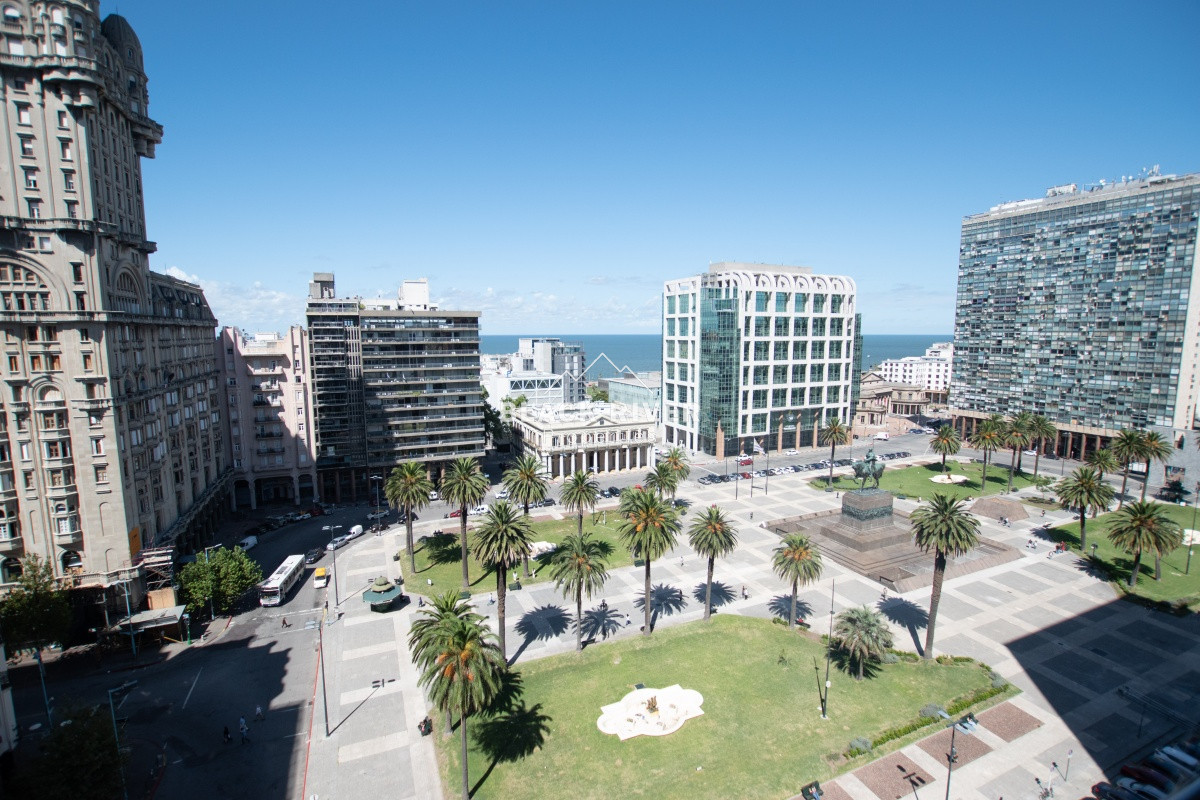 Local Comercial ID.65107 - Oficina en alquiler centro de Montevideo  
