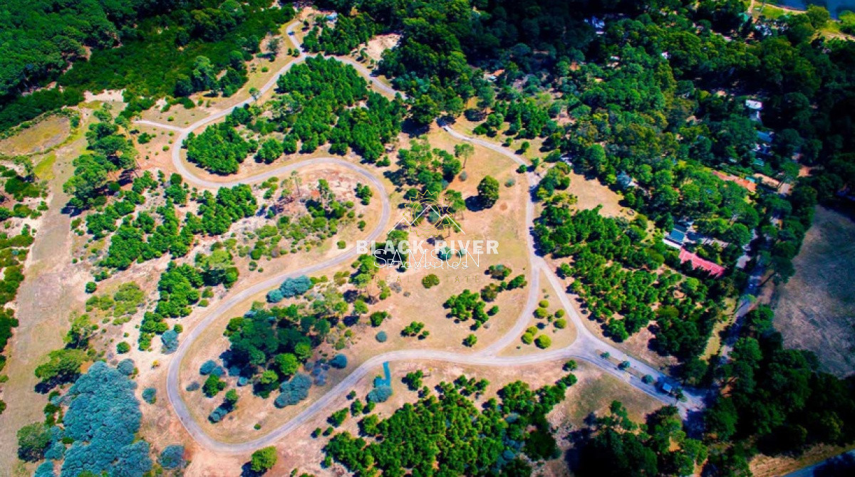 Terreno ID.64559 - VENTA LOTE EN SOLANAS, PUNTA DEL ESTE. A PASOS DE LAGUNA DEL SAUCE Y CLUB DE GOLF