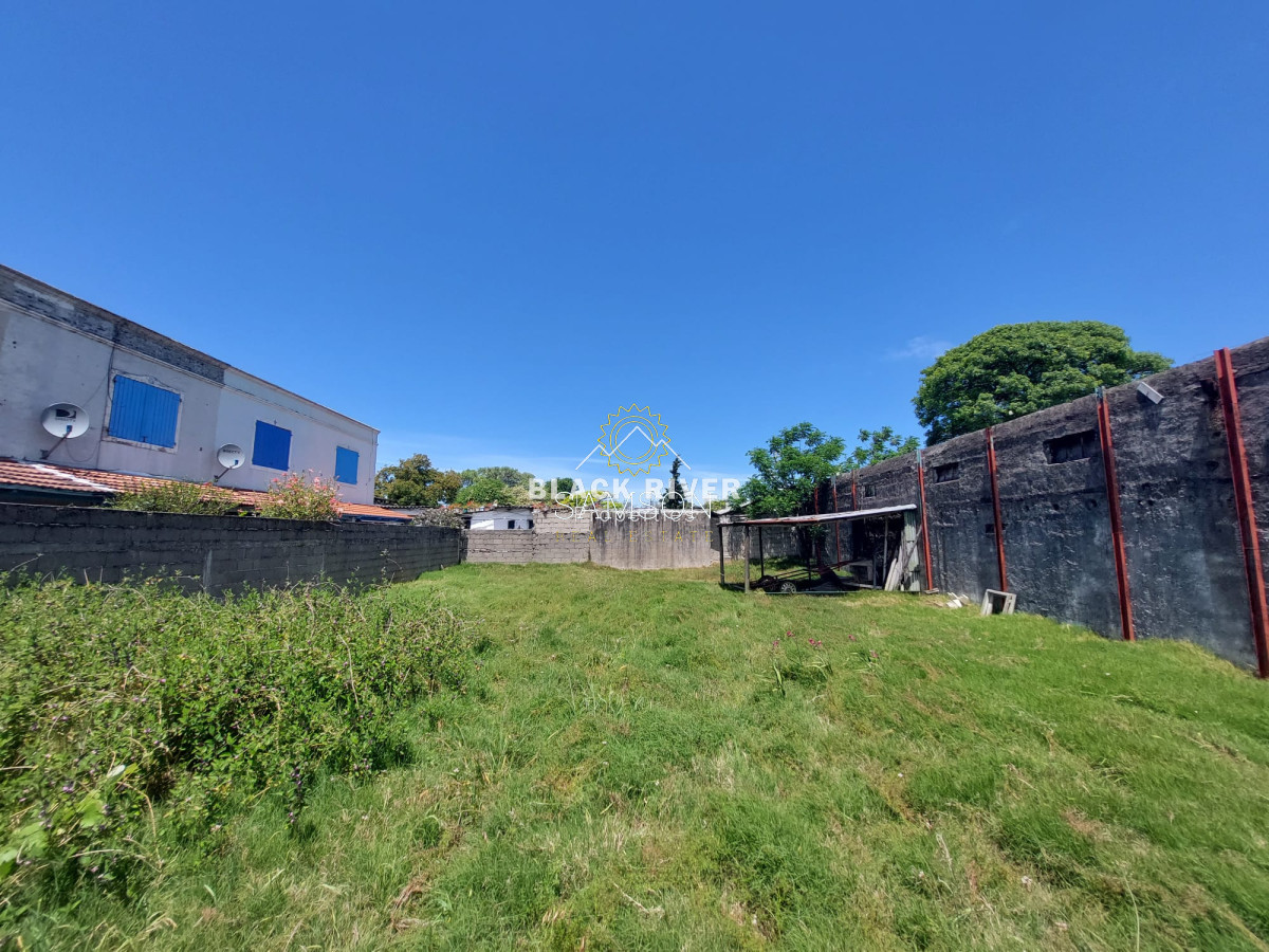Terreno ID.64891 - VENTA TERRENO CON 4 CASAS Y POSIBILIDAD DE EDIFICAR - OPORTUNIDAD