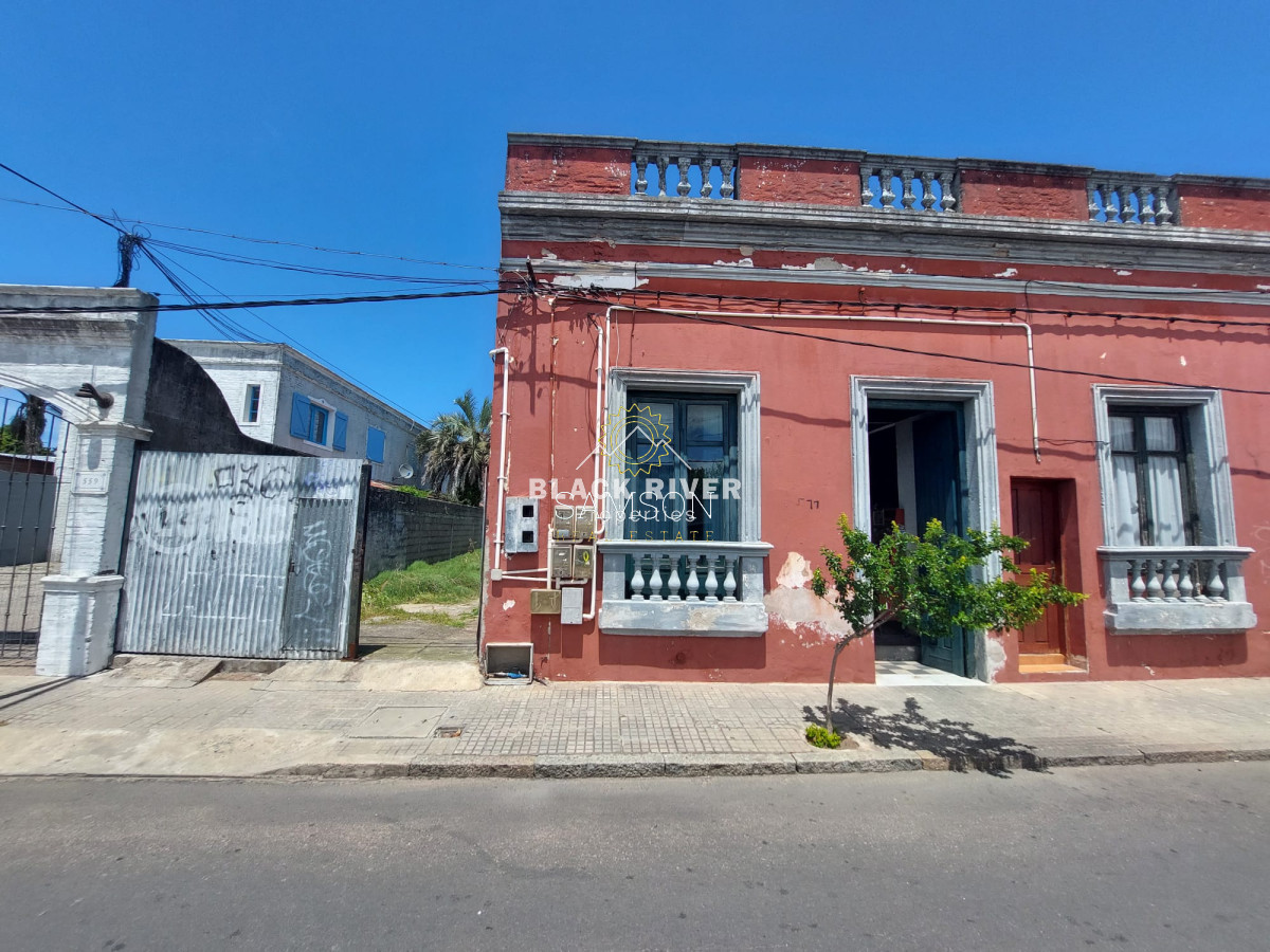 Terreno ID.64891 - VENTA TERRENO CON 4 CASAS Y POSIBILIDAD DE EDIFICAR - OPORTUNIDAD