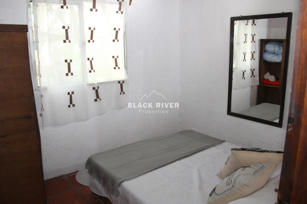 Hotel ID.65460 - Venta Oportunidad 7 casas con piscina proximo al mar en la costa de canelones 