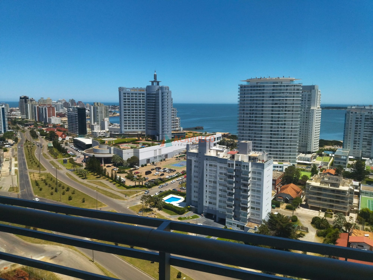 MUY BUEN APARTAMENTO CON PARRILLERO PROPIO EN ALQUILER - ACP4299A