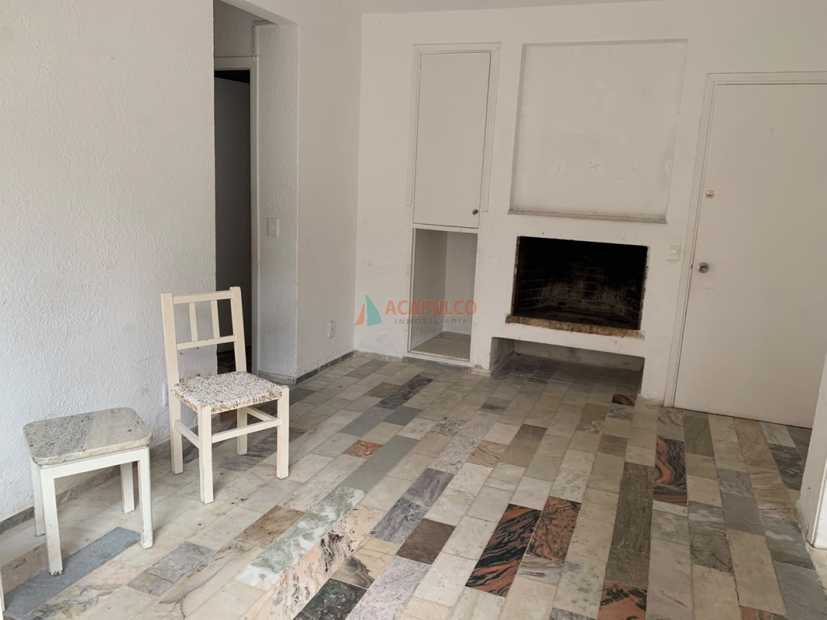 VENDE FRENTE AL MAR 2 Dormitorios Península - Punta del Este - ACP1247A