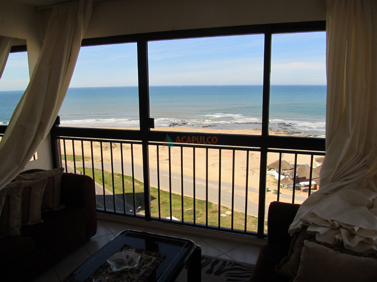 Alquiler de apartamento de dos dormitorios en Punta del Este - ACP1022A