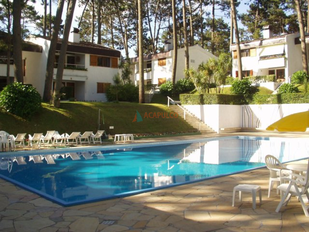Apartamento Ref.3429/ROSSEVELT-APTO-TIPO-DUPLEX-PB-CON-PARRILLERO-PROPIO- - ROSSEVELT APTO TIPO DUPLEX PB CON PARRILLERO PROPIO 