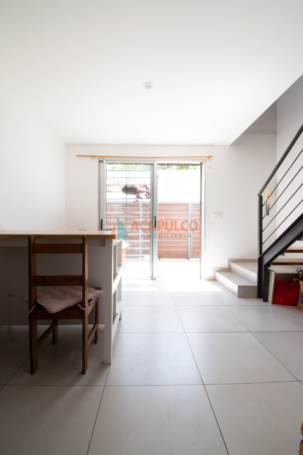 Apartamento Ref.5717/Venta-apartamento-Duplex-1-dormitorio-con-PATIO-de-uso-exclusivo!- - Venta apartamento Duplex 1 dormitorio con PATIO de uso exclusivo! 
