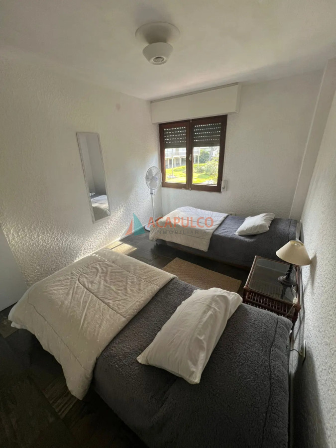 Apartamento ID.6179 - Apartamento en venta, 2 dormitorios frente al mar - Punta del Este 