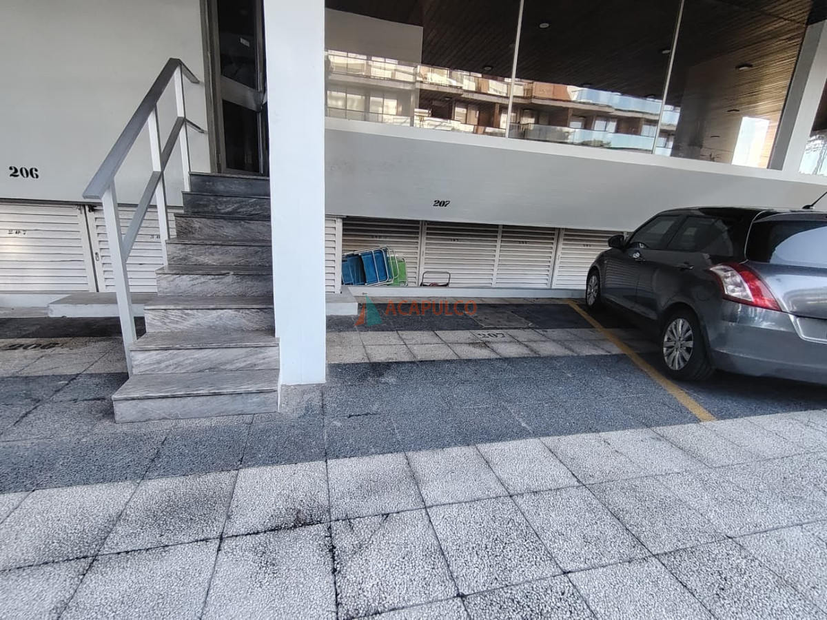Apartamento ID.4276 - Apartamento a la venta  3 Dormitorios  Mansa Primera Línea
