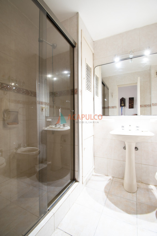 Apartamento ID.6291 - Venta apartamento 3 dormitorios, 2 baños y cochera en Pocitos