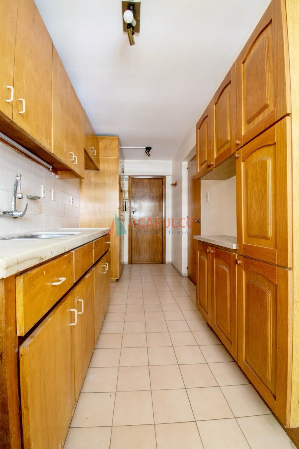 Apartamento ID.5972 - Venta apartamento 2 dormitorios en Pocitos con garaje
