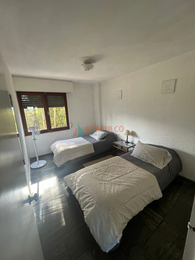 Apartamento ID.6179 - Apartamento en venta, 2 dormitorios frente al mar - Punta del Este 