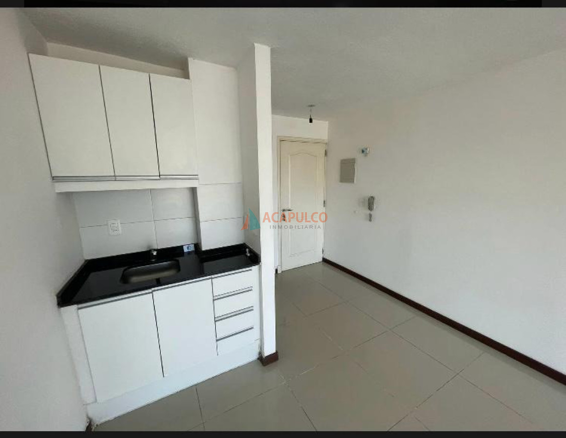 Apartamento ID.6409 - Alquiler monoambiente en Parque Rodó