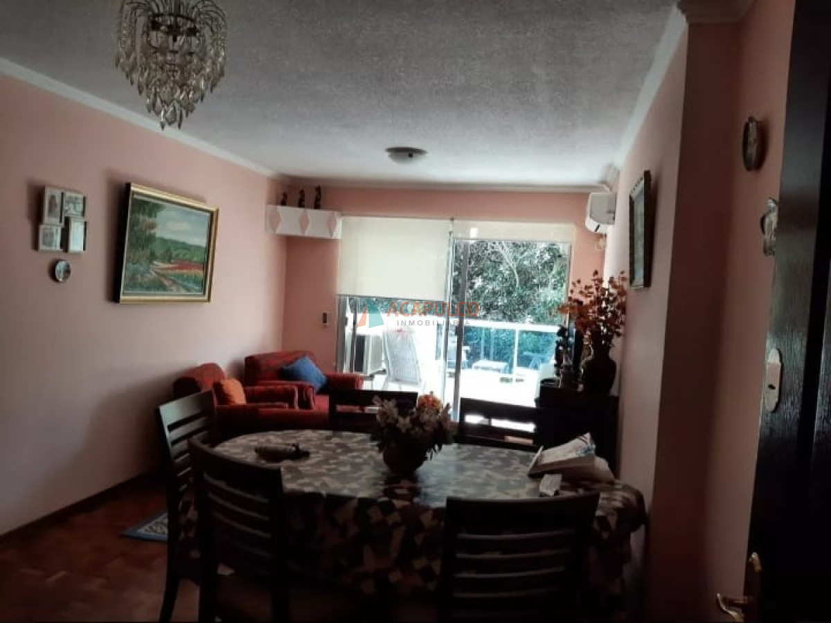 Apartamento Ref.6024/Venta-apartamento-de-2-dormitorios-y-garaje-en-Pocitos- - Venta apartamento de 2 dormitorios y garaje en Pocitos 