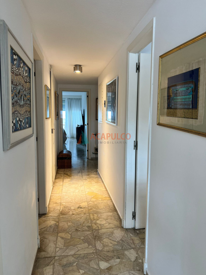 Apartamento Ref.4730/Espléndido-semipiso-4-dorm.-y-servicio-frente-al-mar-en-la-Mansa---Tequendama - Espléndido semipiso 4 dorm. y servicio frente al mar en la Mansa - Tequendama