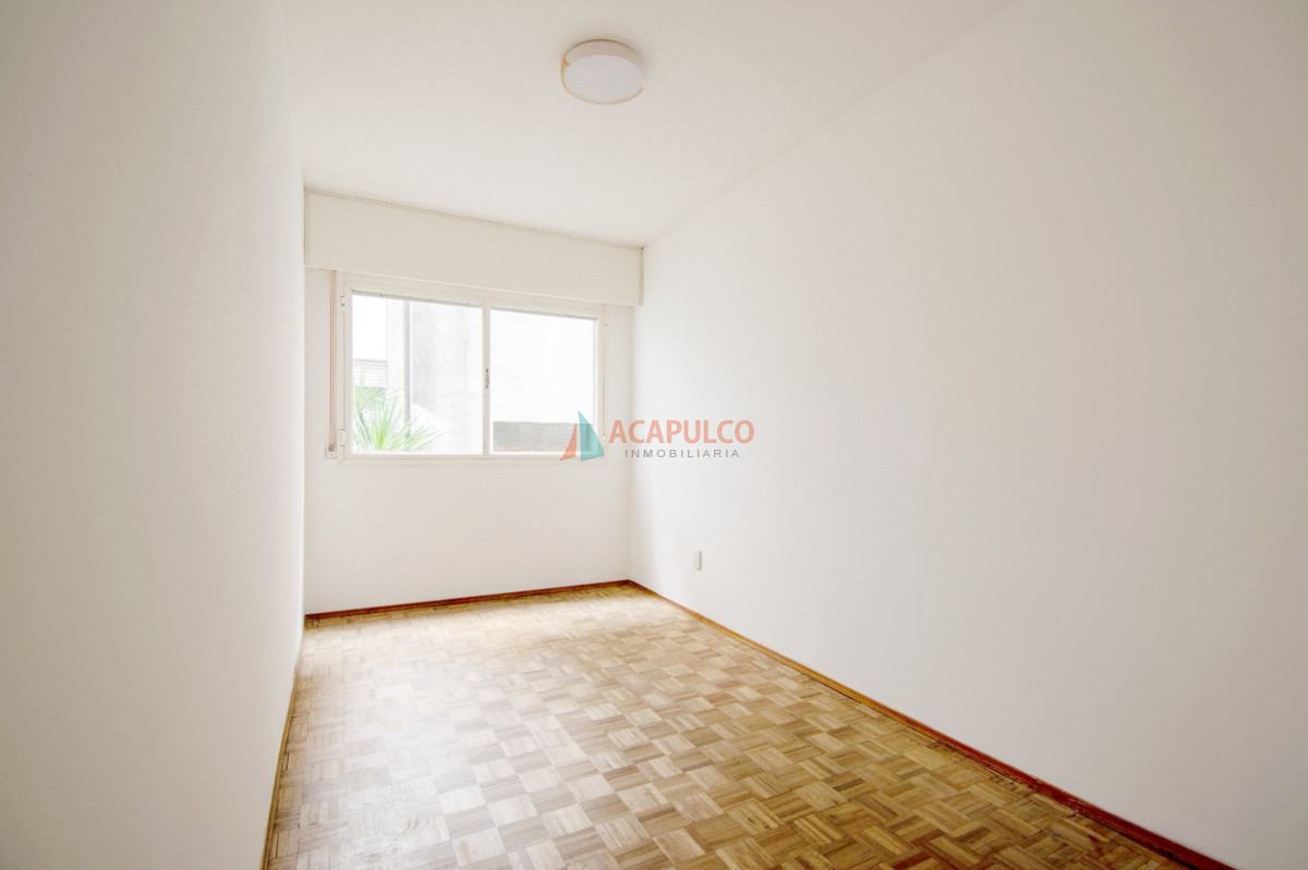 Apartamento ID.6437 - Alquiler apartamento 2 dormitorios en el Centro, totalmente RECICLADO! 