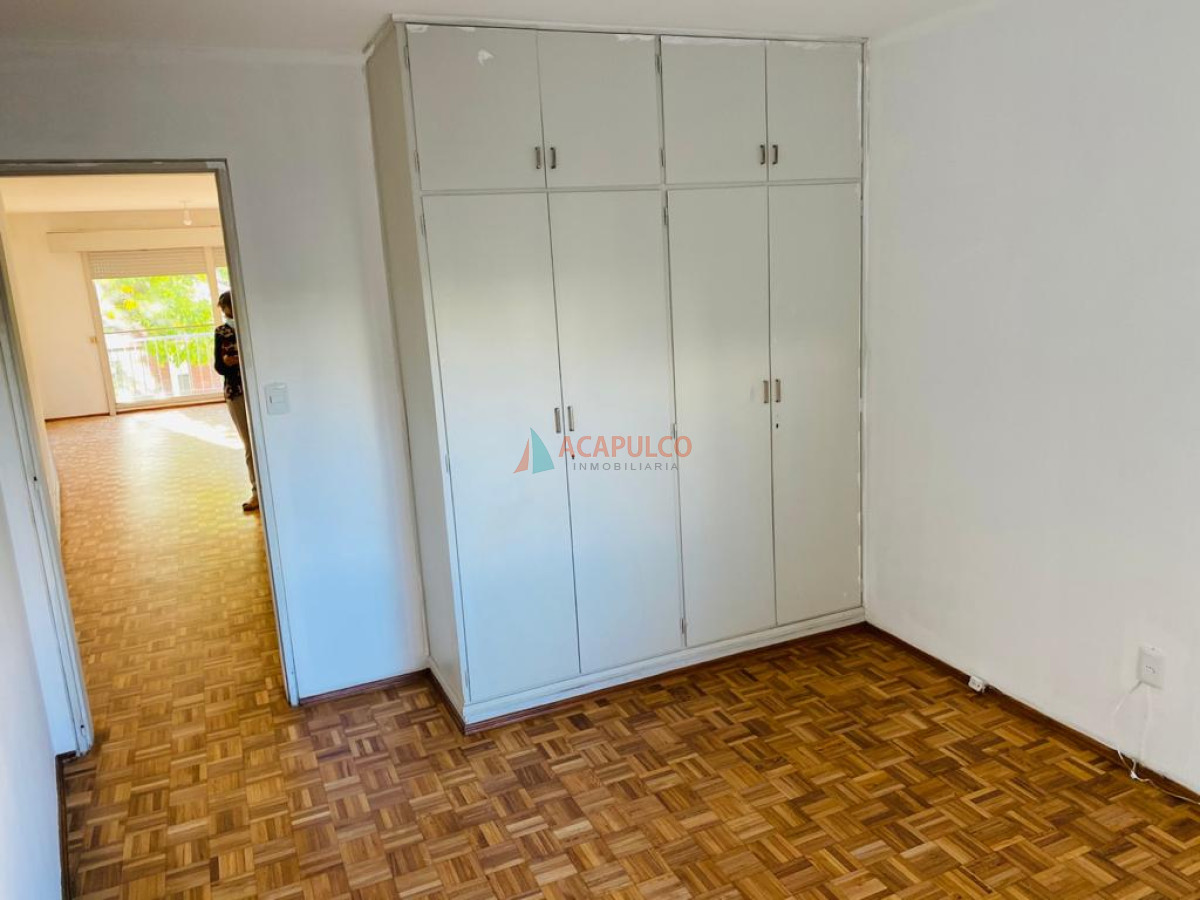 Apartamento ID.5620 - Alquiler apartamento 1 dormitorio en Pocitos, orientación Norte 